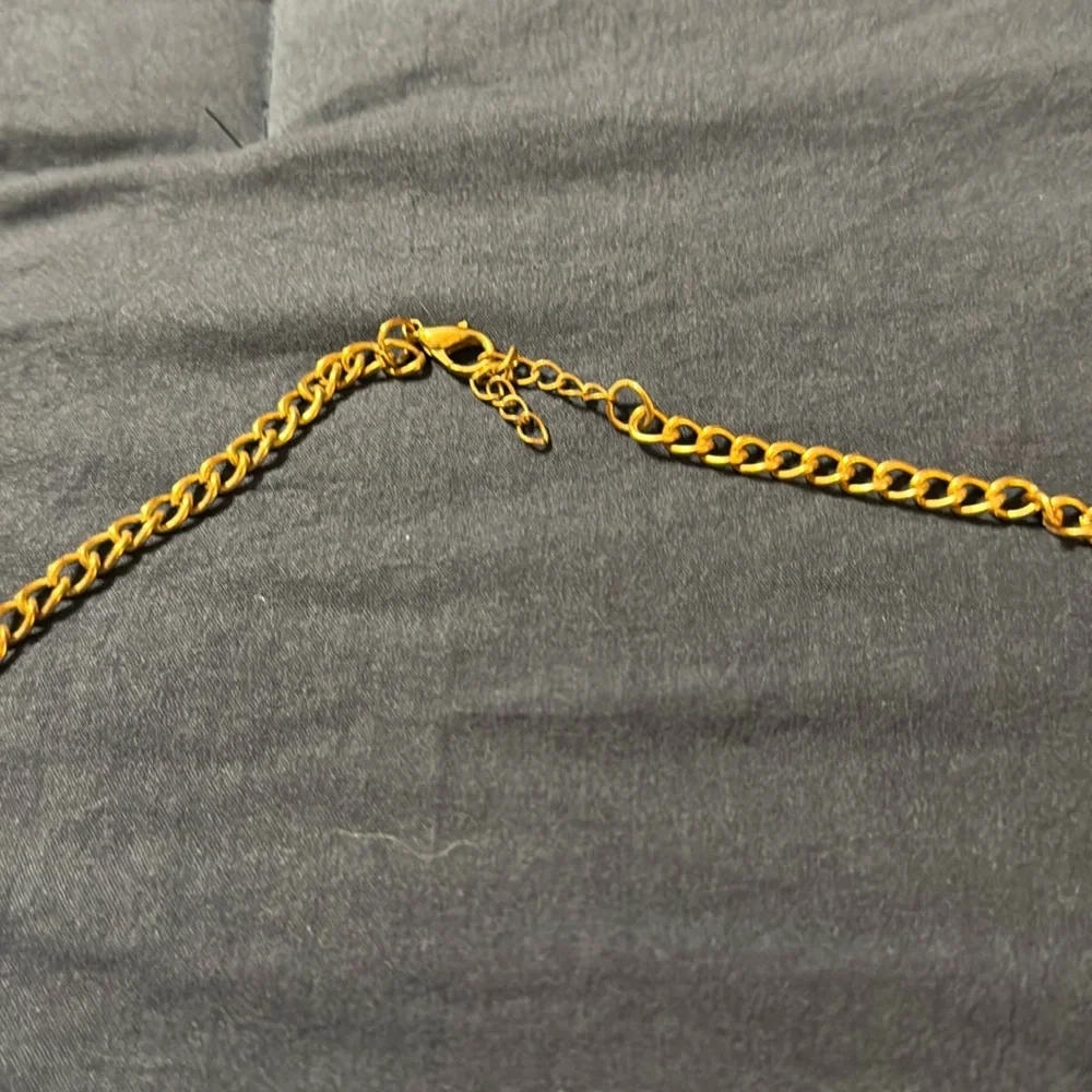 Multicolor acrylic flower necklace on chunky gold chain